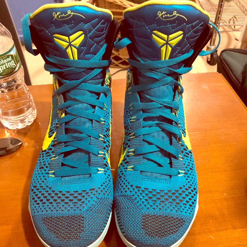 NWOT Men’s Kobe 9 elite! Hightop bball sneakers!💙